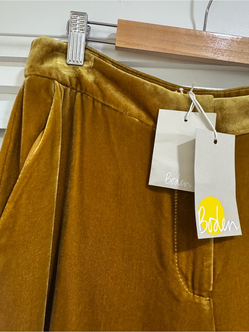 BODEN Lyndhurst Velvet Wide Leg Crop Pants-Trumpet - Picture 4 of 9